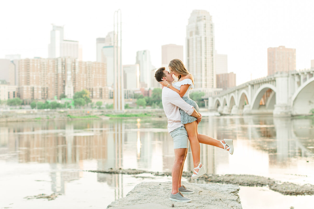 Minneapolis Engagement Photographer | Rachel Graff Photography
