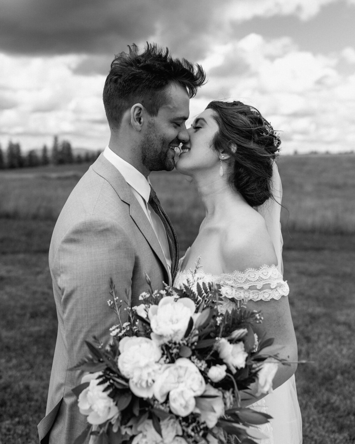farmhouse_on_greenbluff_may_wedding_03
