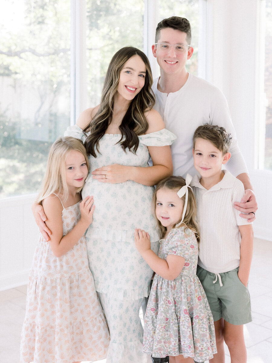 love_tree_studios_maternity_studio_session_03