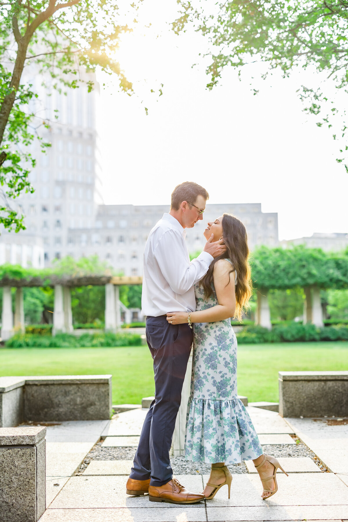 kasia-sickau-photography-cincinnati-wedding-photographer-liz-andrew-engagement-session-over-the-rhine153