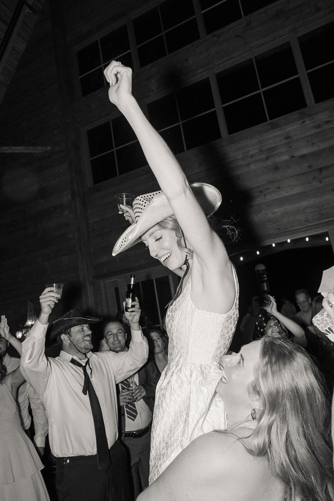 Lauren & Mac Dancing-293-2
