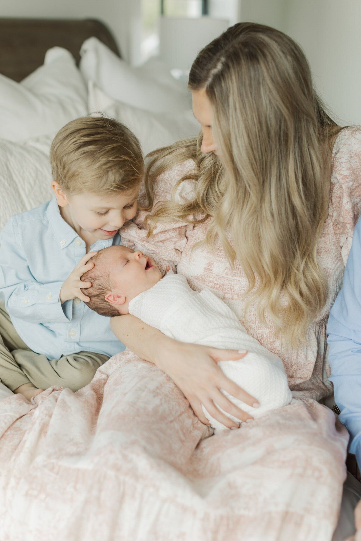 In-Home-Newborn-Family-Pictures-2