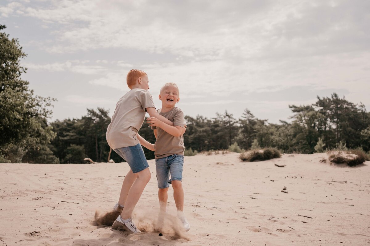 liefdevolle-gezinsfotografie-laren-duinen-leukfotografie (38 van 114)