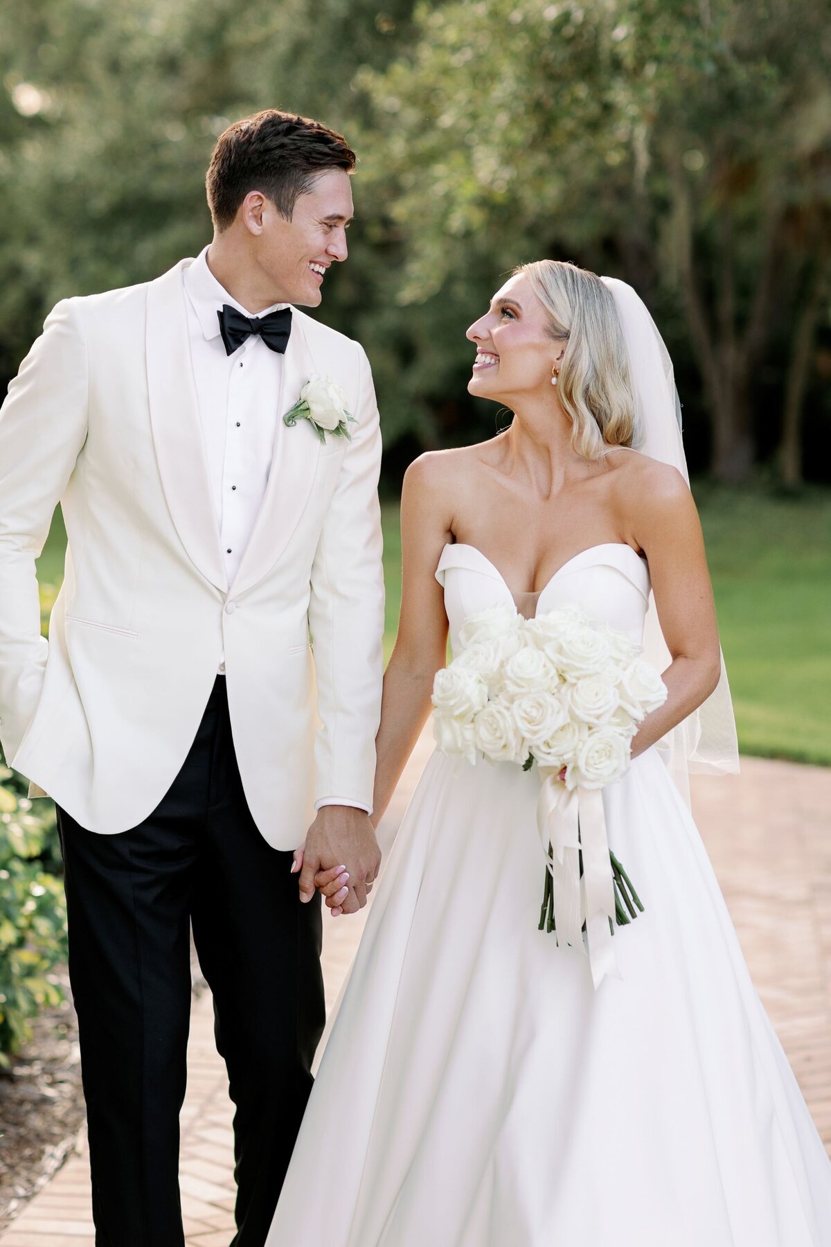 brittany-pannebaker-tampa-florida-destination-wedding-photographer-wedding-chandler-and-cole-tampa-harborside-chapel-413