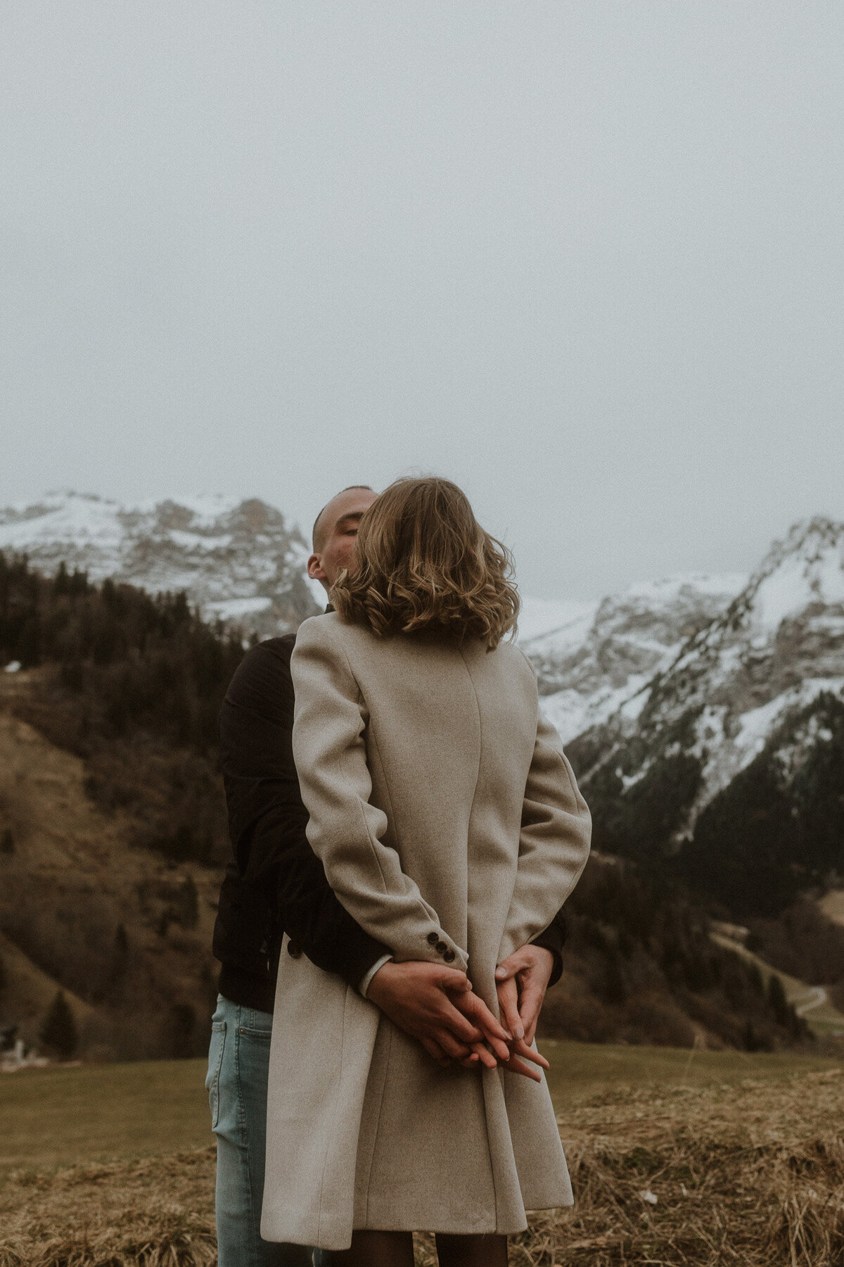 seance-couple-col-de-la-forclaz-annecy-chloelaydevant-28