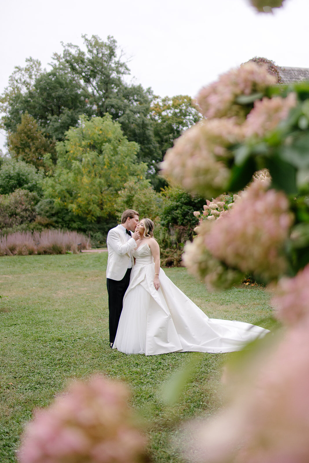 blue-hill-stone-barns-wedding-sava-weddings-nyc-wedding-photographer-376