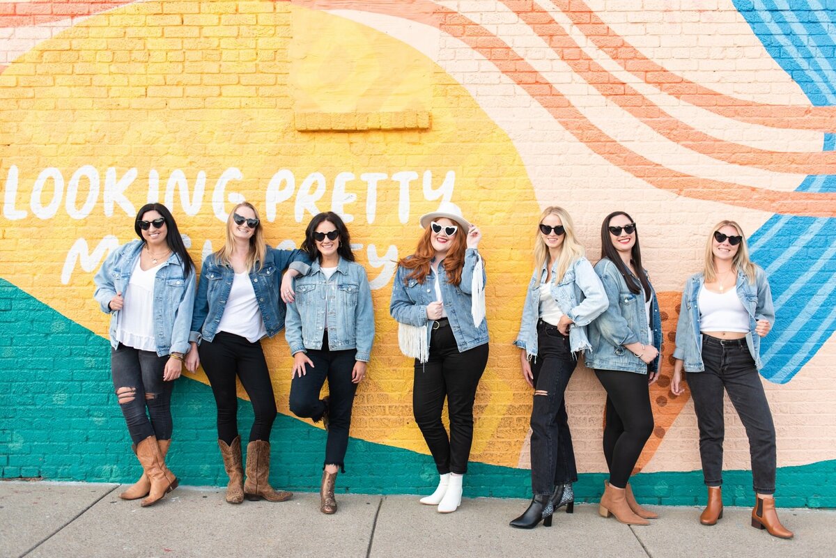 Nashville-Bachelorette-Murals-Photoshoot-in-12th-South+2