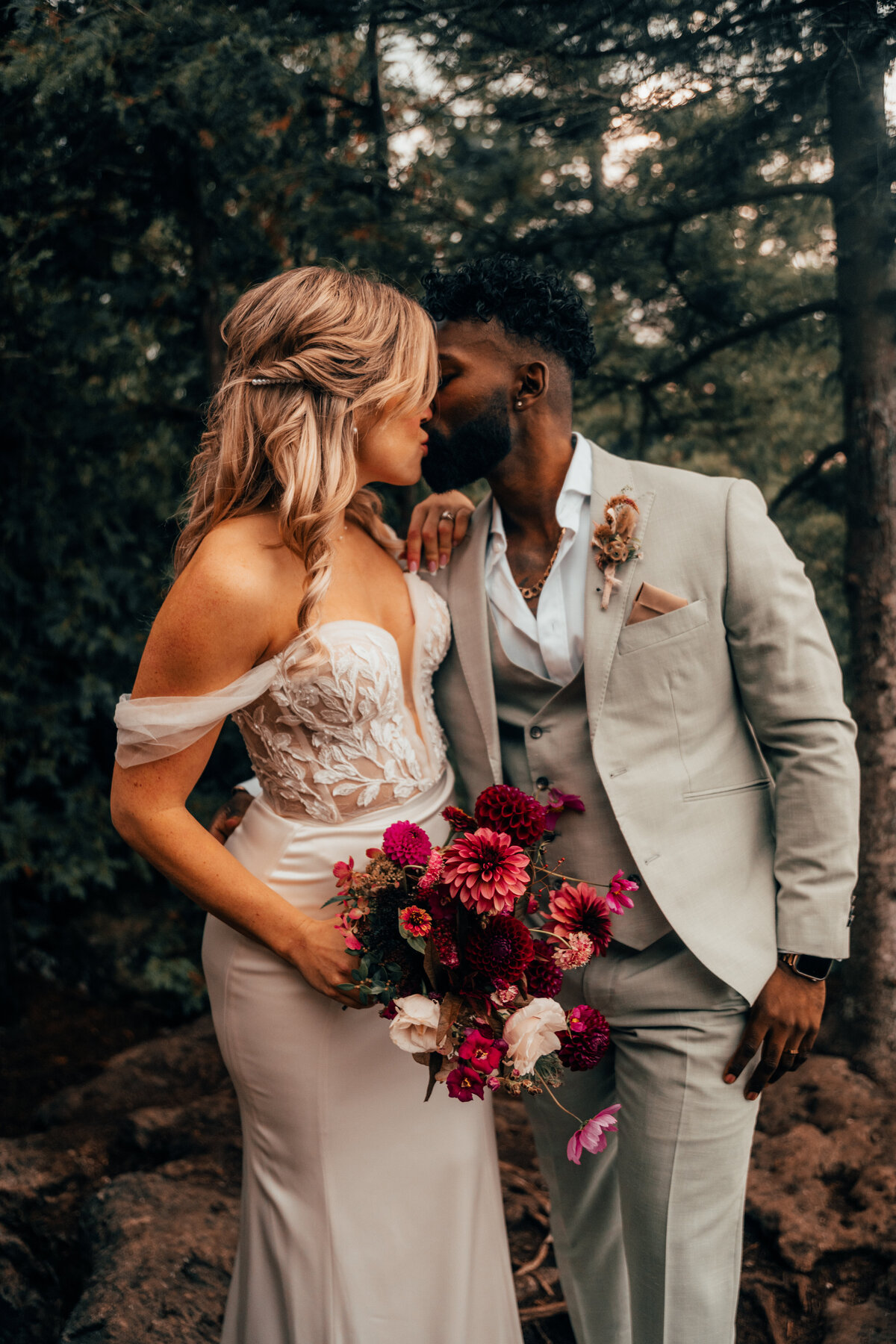 Wild-Wedding-Flowers-in-Uxbridge-Toronto