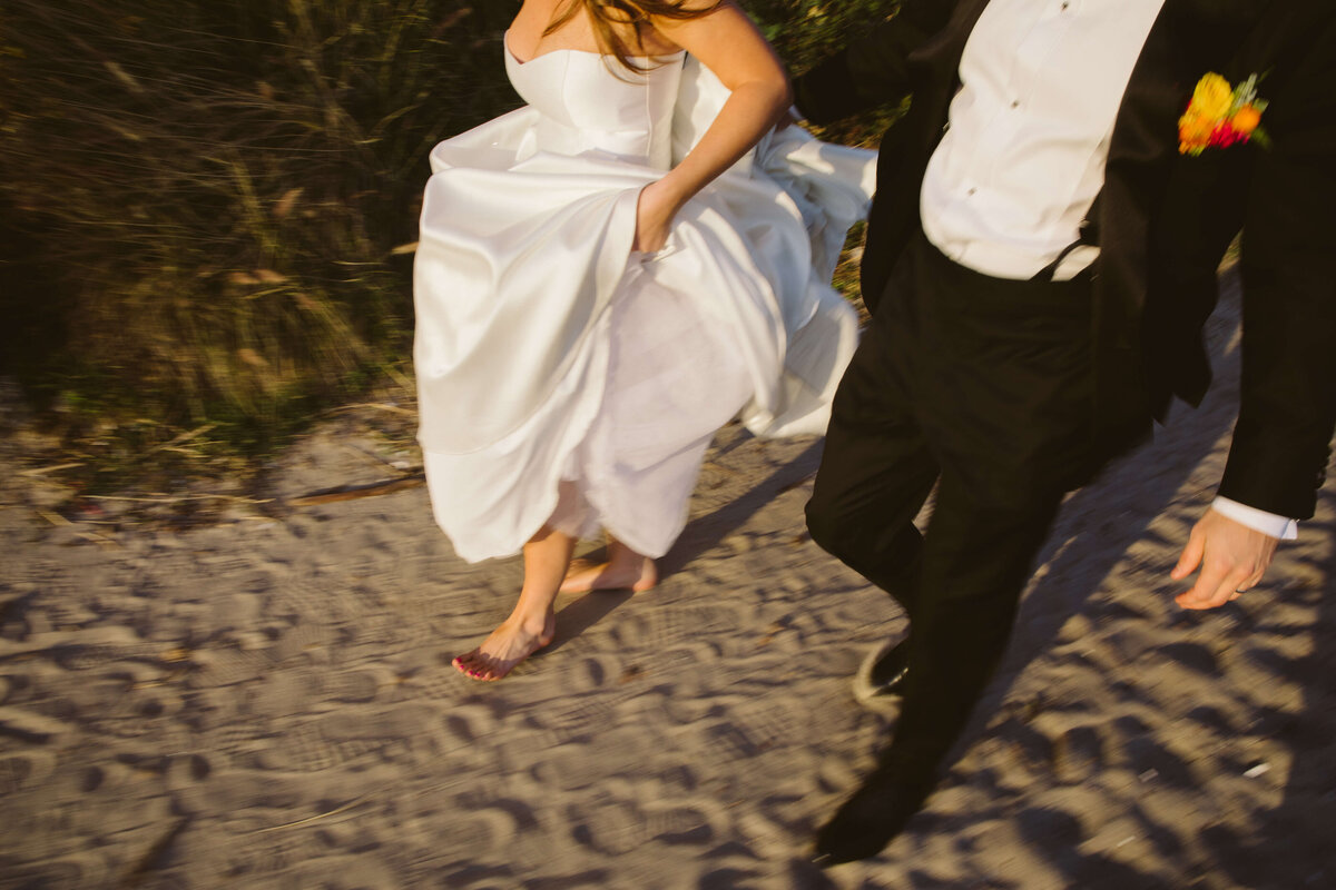 Beach wedding pictures at Pacific Palisades