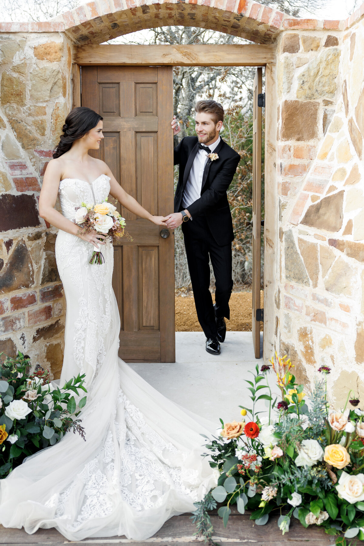 privacy door where couple may pray