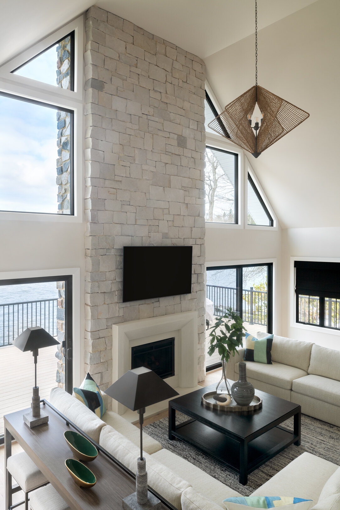 harmony_lores_living_01