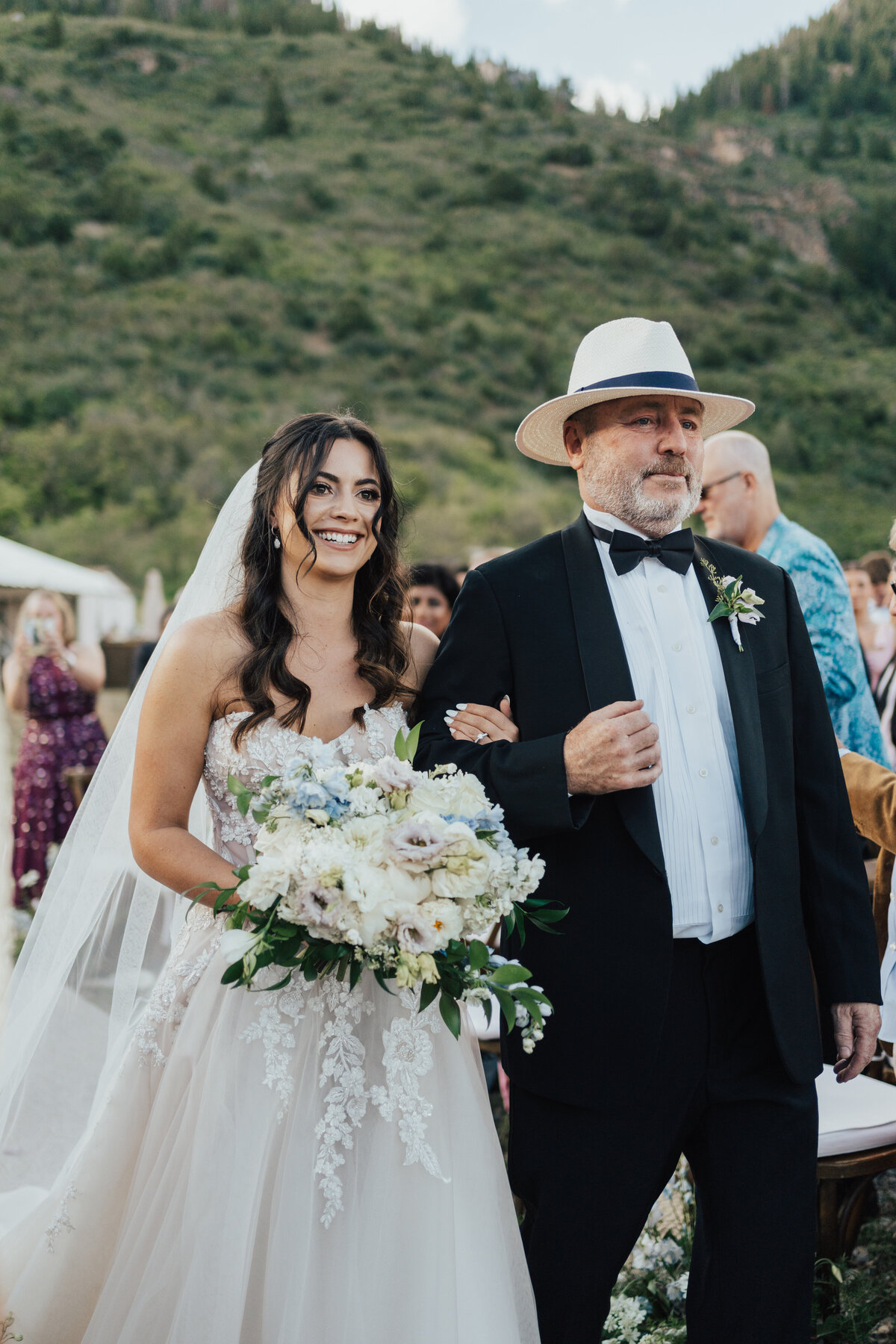 picturesque-romantic-tented-wedding