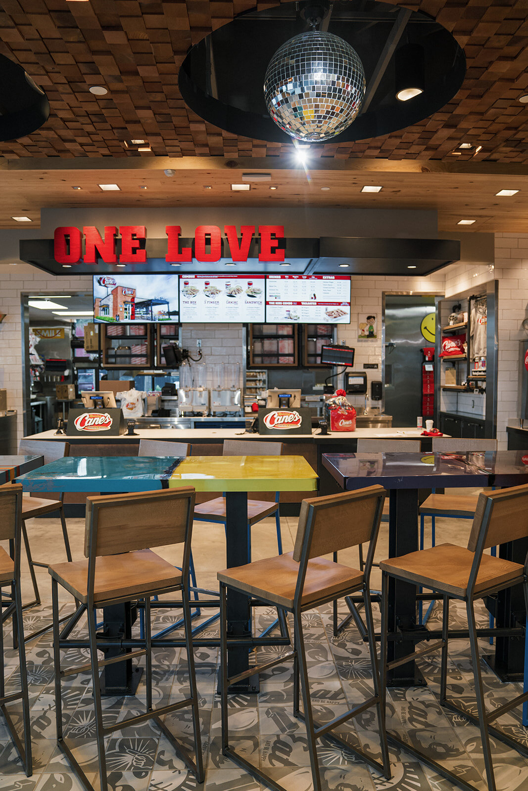 LaurenSchoepferPhotography_RaisingCanesLutzGrandOpening-5_websize