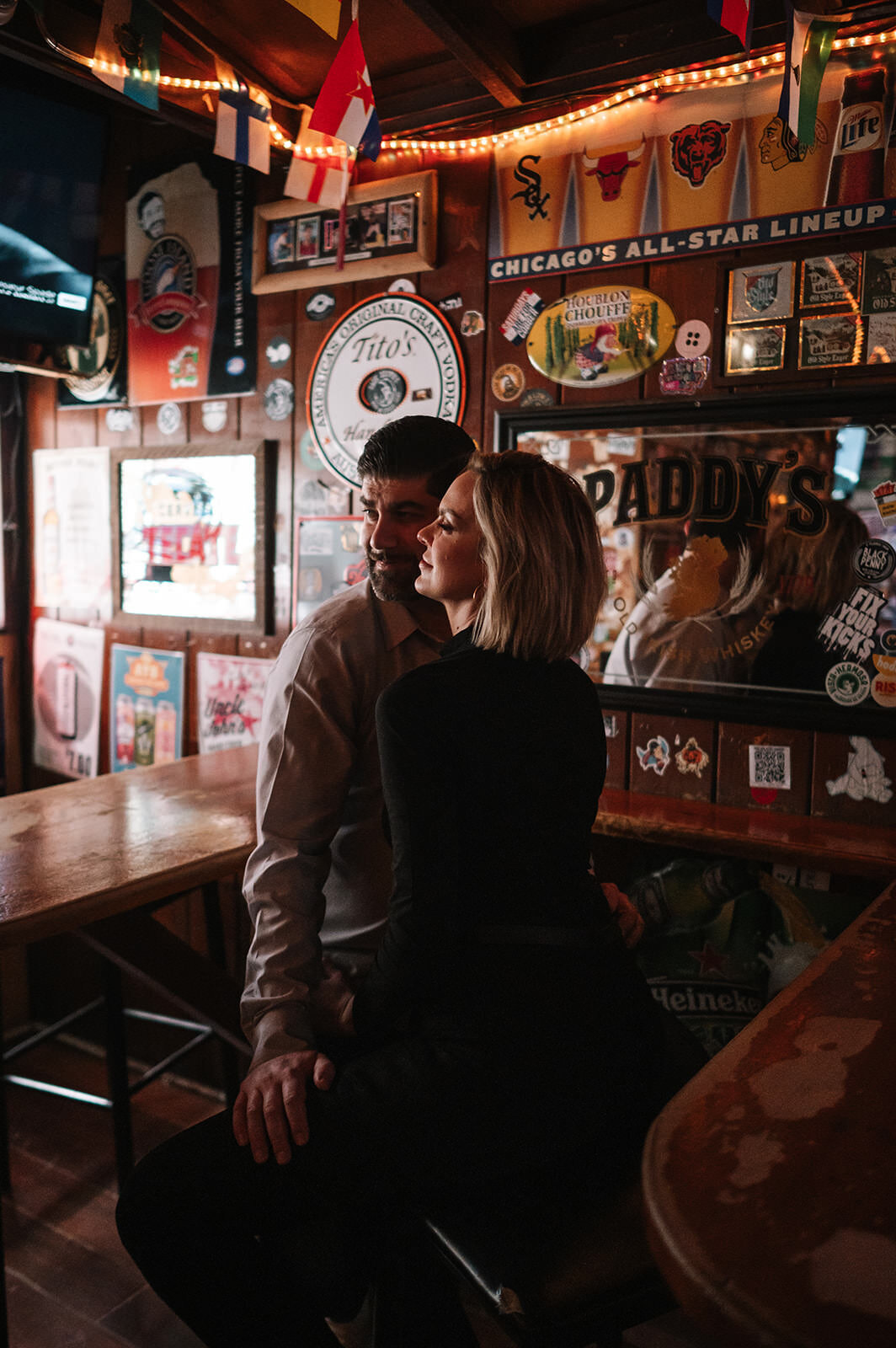 rossis-bar-pub-engagement-session-photos-melissa-ferrara-photography