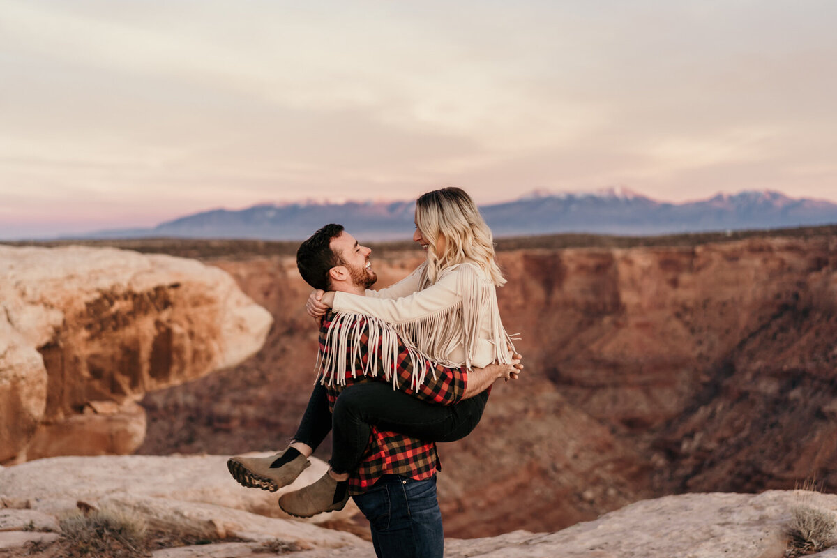 moab_utah_boho_adventure_engagement_destination-161