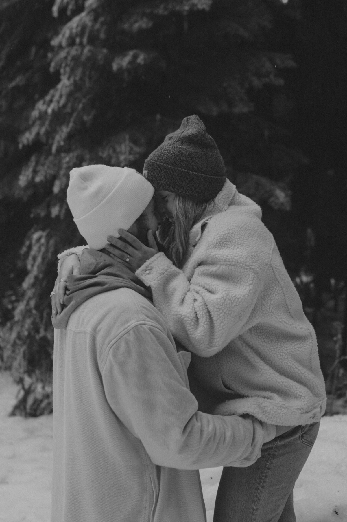 Oregon-Snow-engagement-photos-28