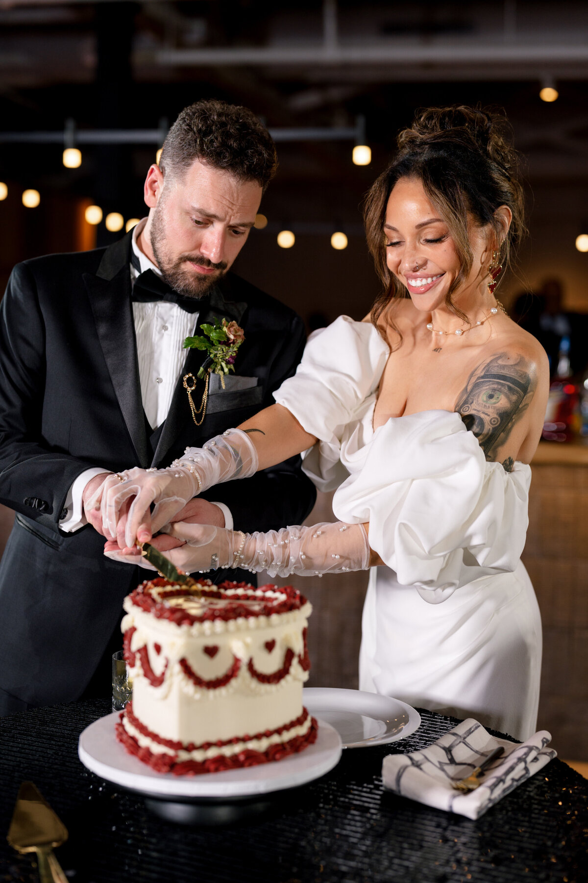 Berlez-Aspen-Avenue-Chicago-Wedding-Photographer- Clementine-Events-Thistle-&-Plume-Shannon-O’Brien-Makeup-Daniela-Kosta-Beauty-Sarabande-The-Robey-Vogue-Magazine-Editorial-Edgy-163