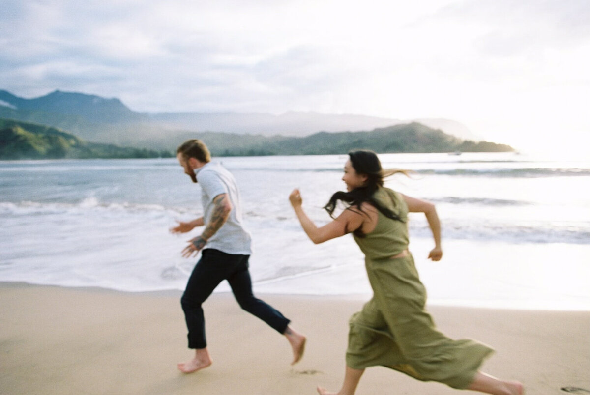 0012Kauai Honeymoon Engagment Wedding Family Maternity Film Photographer Mami Wykokoff Photography Hawaii