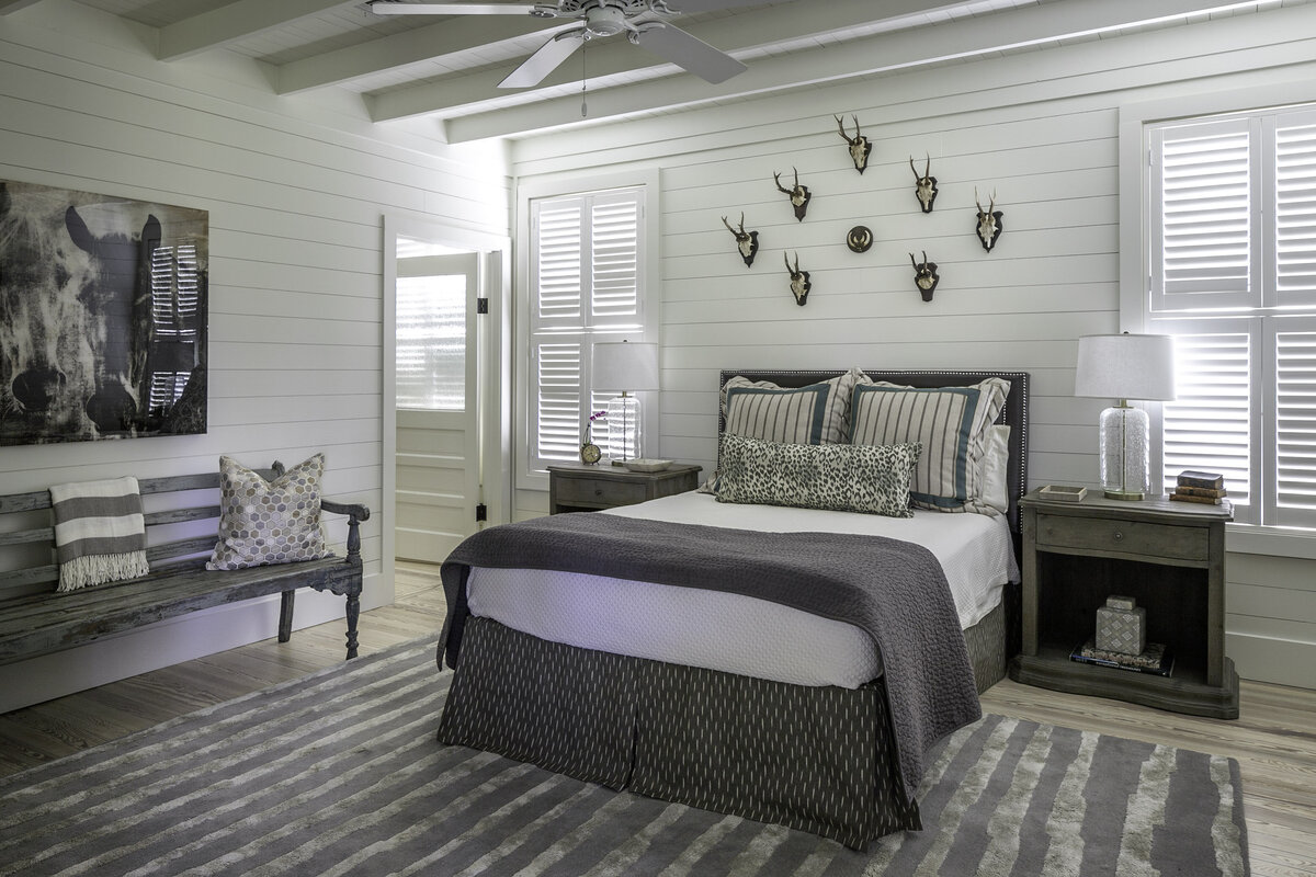 Guest Room Right