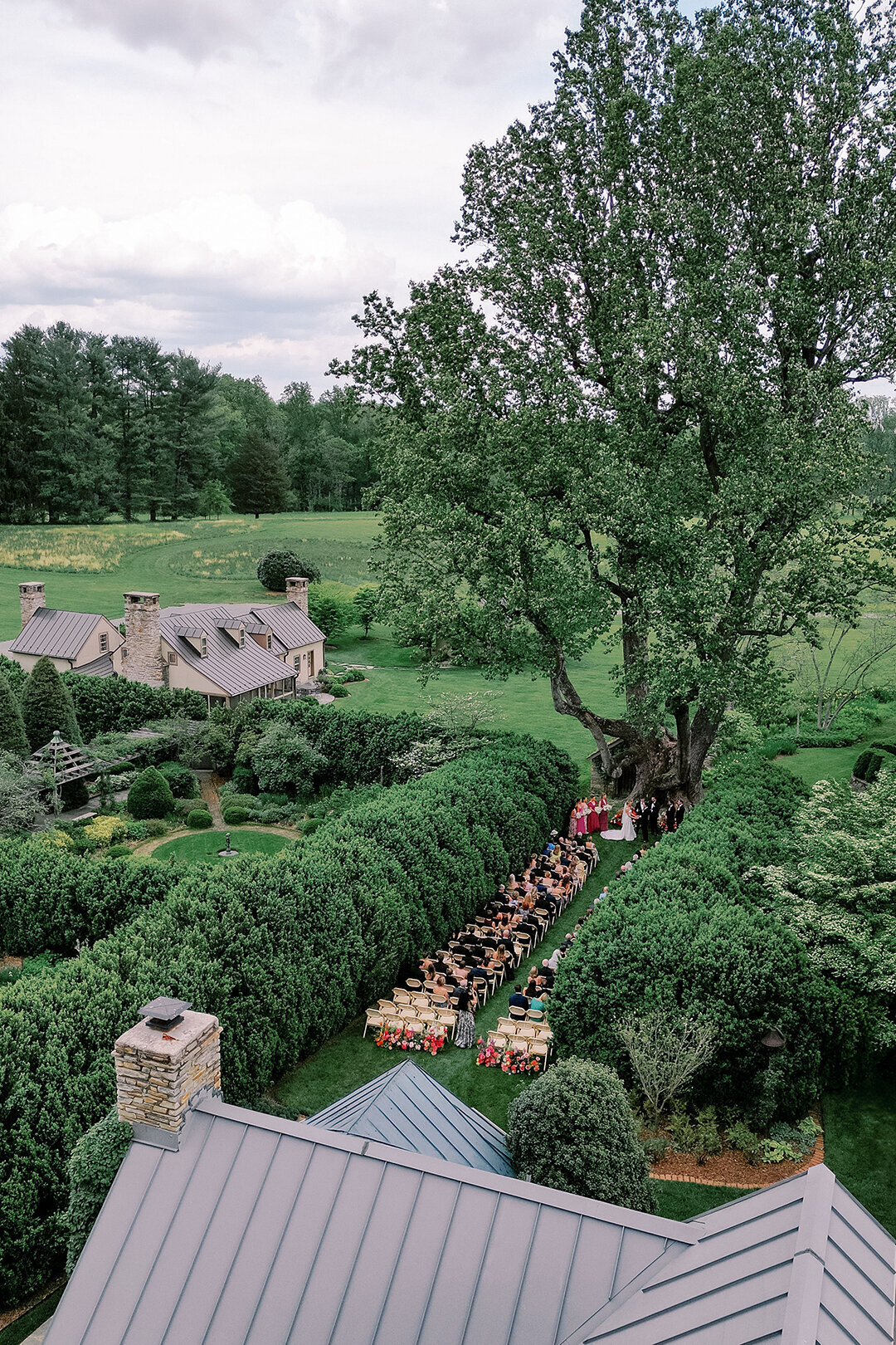 KathleenRob5-3-25GlenstoneGardenVA-VickiGraftonPhotography-584