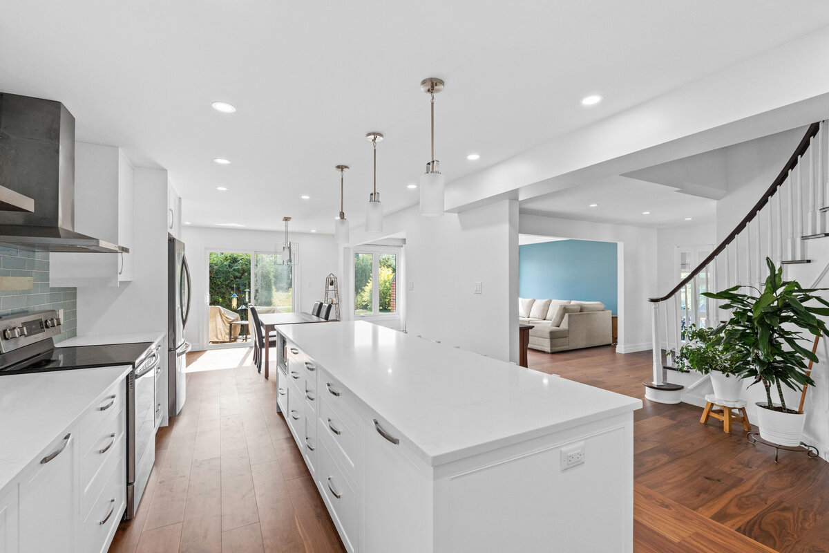 Bright Warm Kitchen Main Floor Reno Urbanomic Interiors (9)