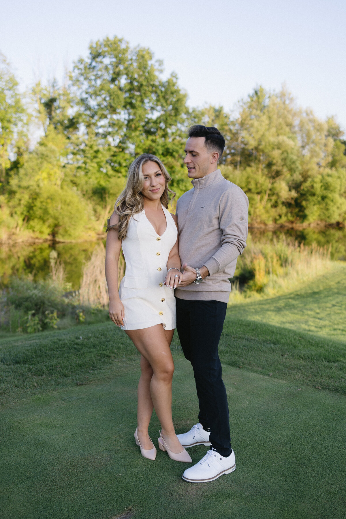 engagement-photos-oakhurst-country-club-michigan