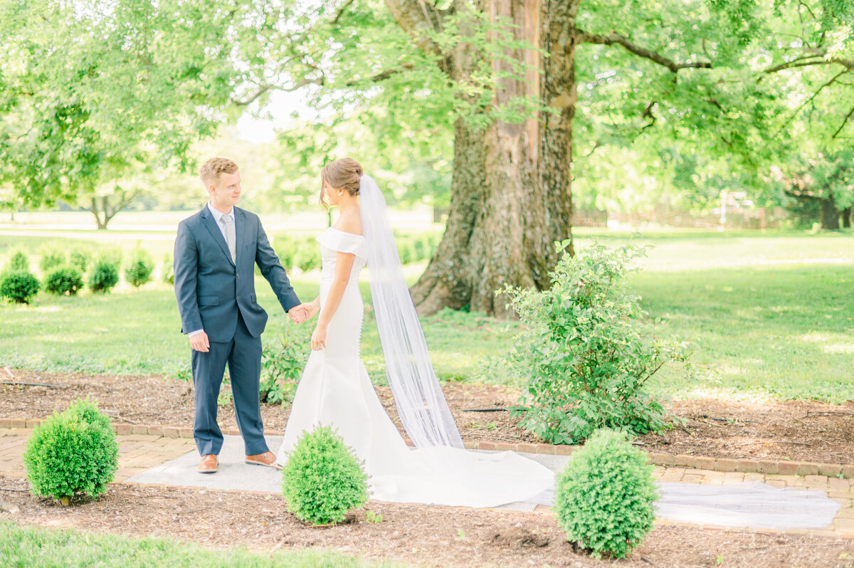 Kentucky spring wedding at my old ky home florals emma v photography wedding party portraits ideas photographer wedding party photos letter reading