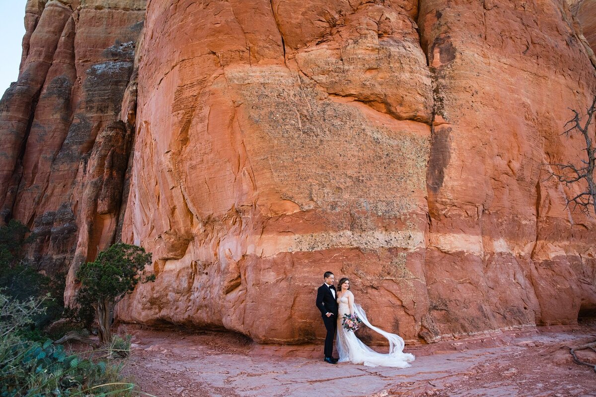 Cathedral_Rock_Elopement_Sedona_AZ_Danielle_Holman_Wedding_Photographer_0121