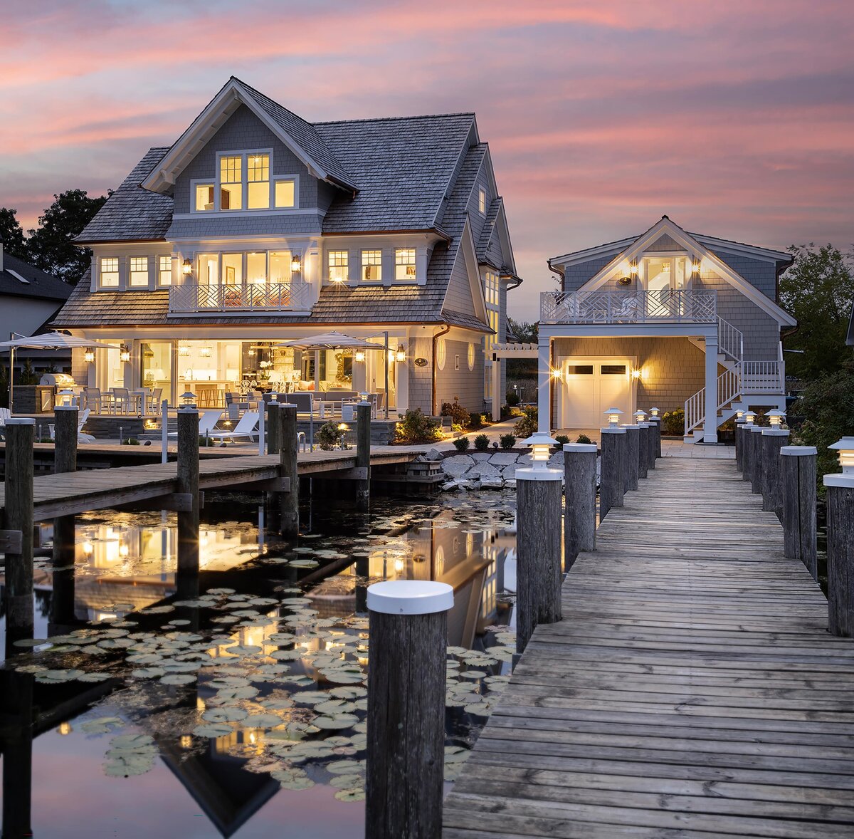 Luxury_Custom_Lake_Home_19