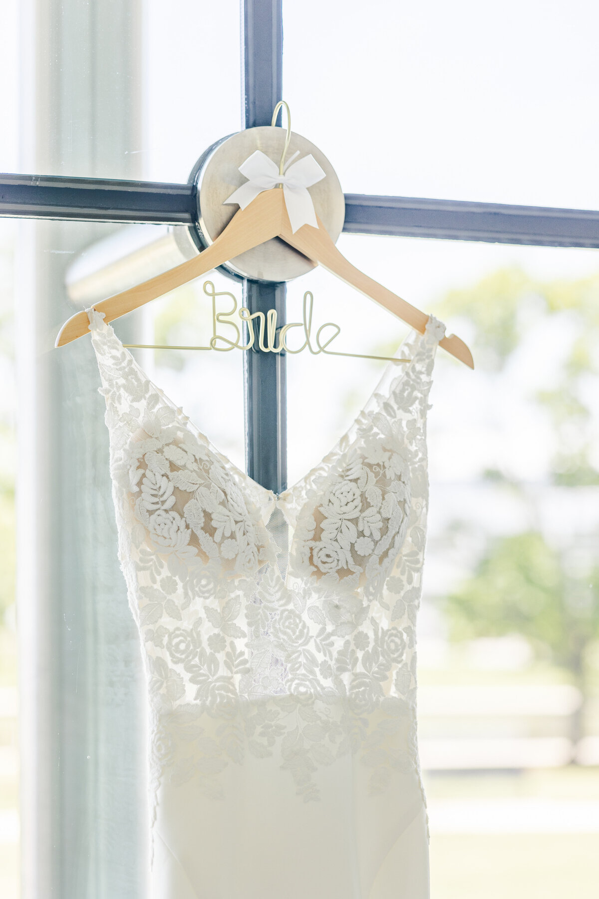 Huntsville Museum of Art Wedding - Lauren Elliott Photography - Janie & Brandon-41