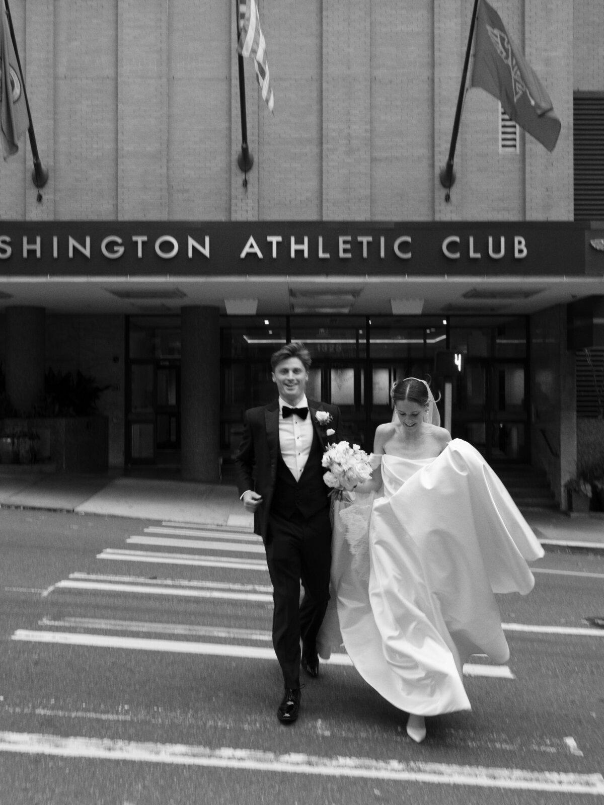 best-seattle-wedding-photographers-the-tenneys-at-washington-athletic-club-20