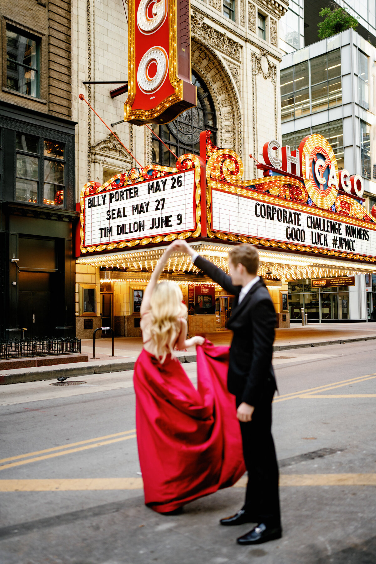 Aspen-Avenue-Chicago-Wedding-Photographer-Lyric-Opera-House-Elegant-Timeless-Classic-Luxury-Downtown-True-to-Color-Bold-Romantic-Chicago-Theater-Lurie-Garden-FAV-53