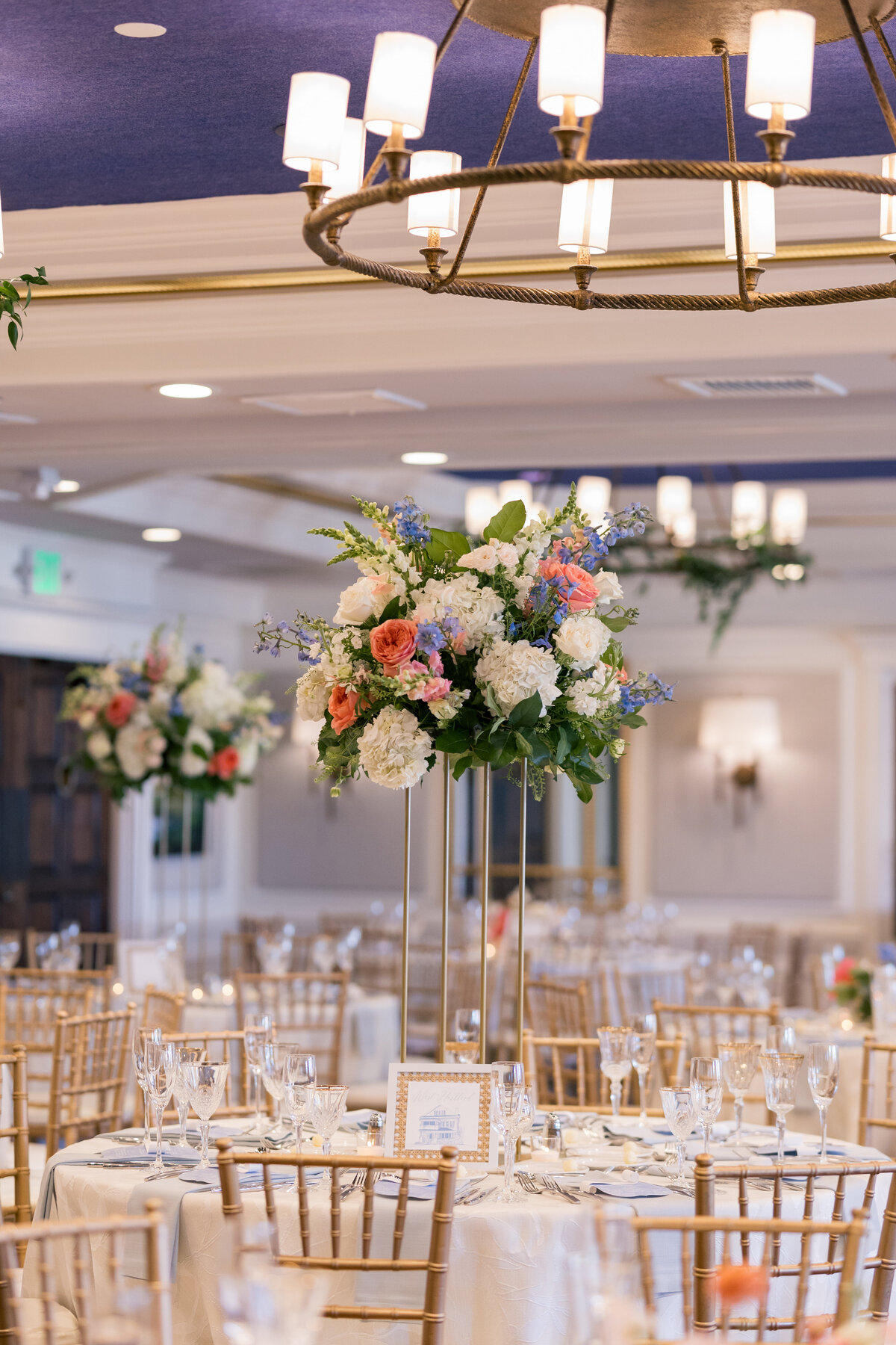 saybrook-point-resort-reception-floral-bright