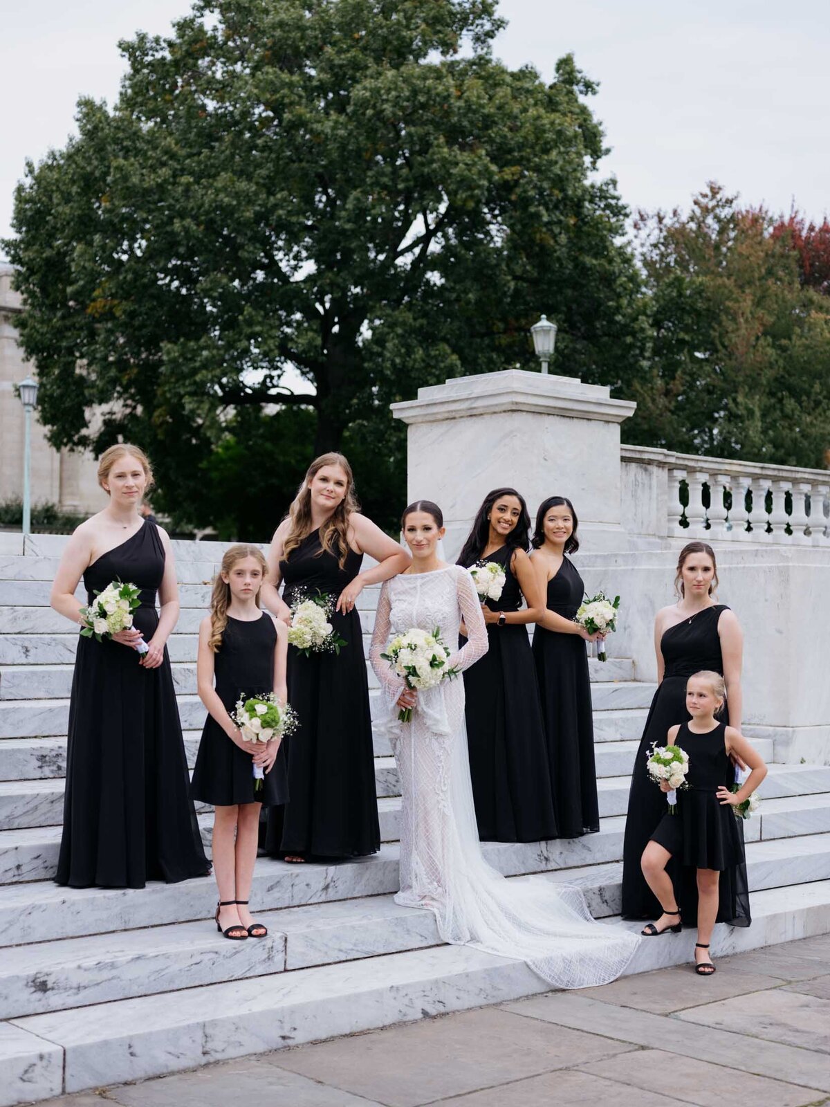Wedding photos at Cleveland Art Museum