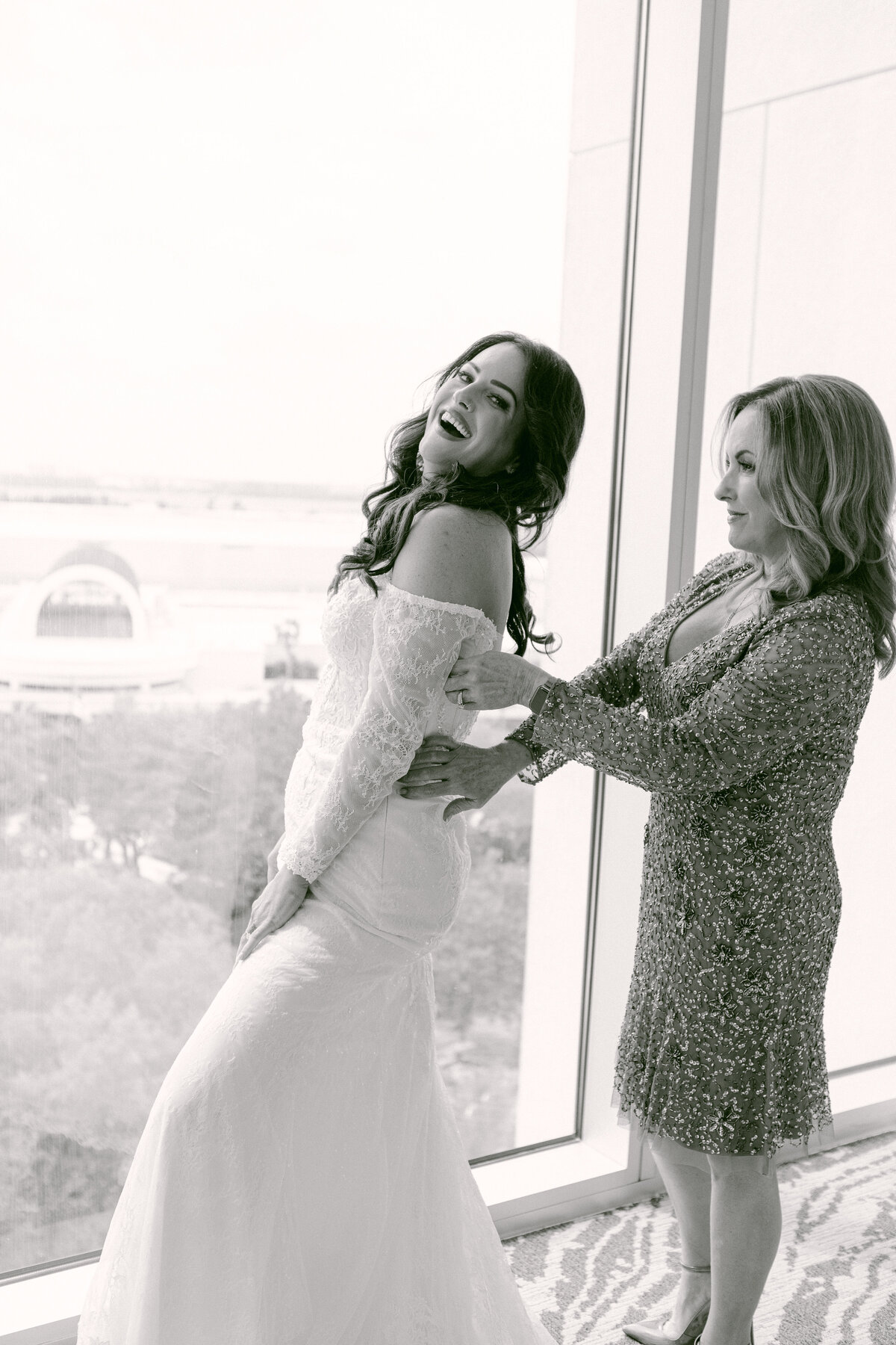 Ellie + Chris - Ellie Getting Ready-67