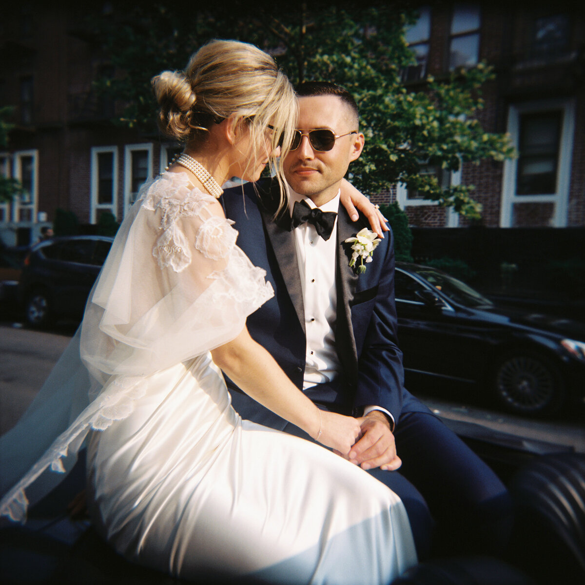 timeless-class-car-wedding-couple-photo-fun-candid-moment-sarah-brehant-events