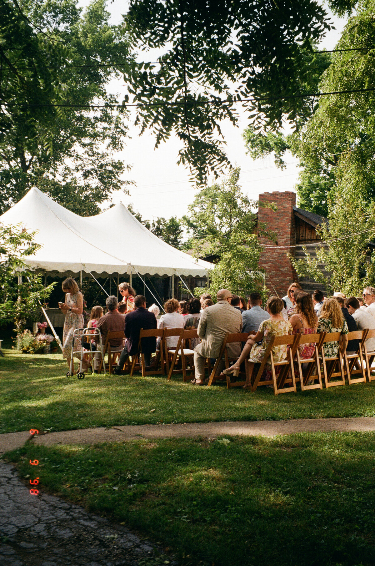 intimate-backyard-wedding-columbia-missouri00018