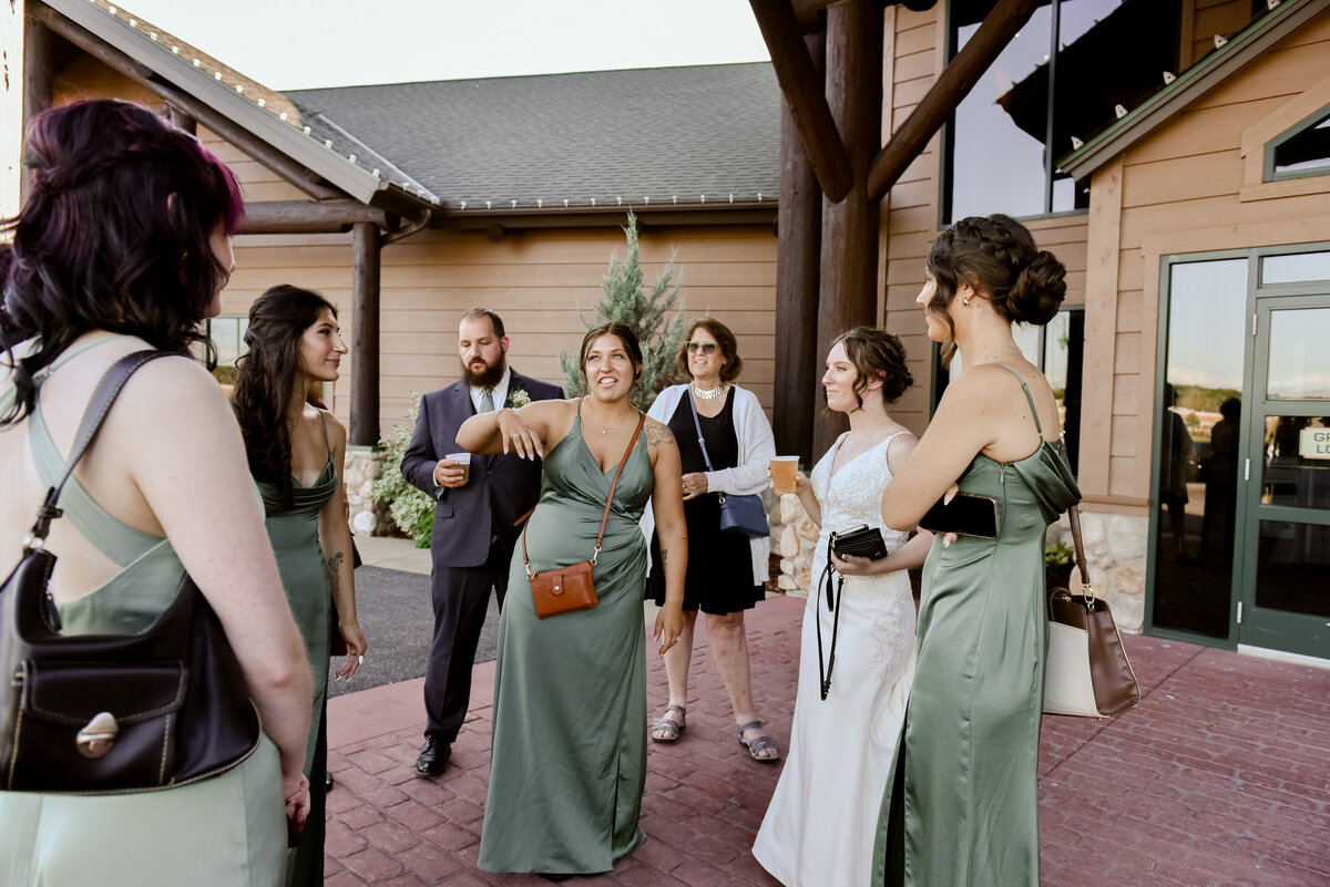 4245-Wedding at The Grands at Mulligans in Sartell Minnesota- Wedding Photographer Nicole Hollenkamp