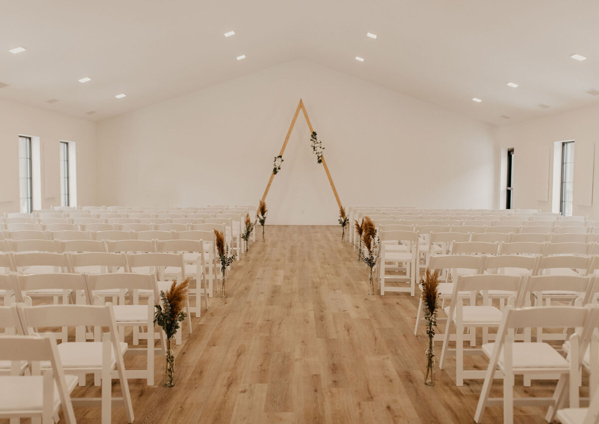 Pinewood Events - Minnesota Modern Nature Inspired Wedding Event Venue - @kateandkatieco