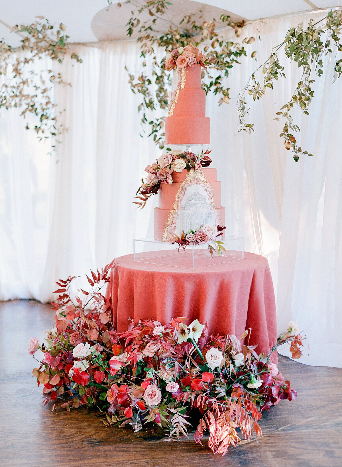 max-owens-design-jose-villa-wedding-40-cake