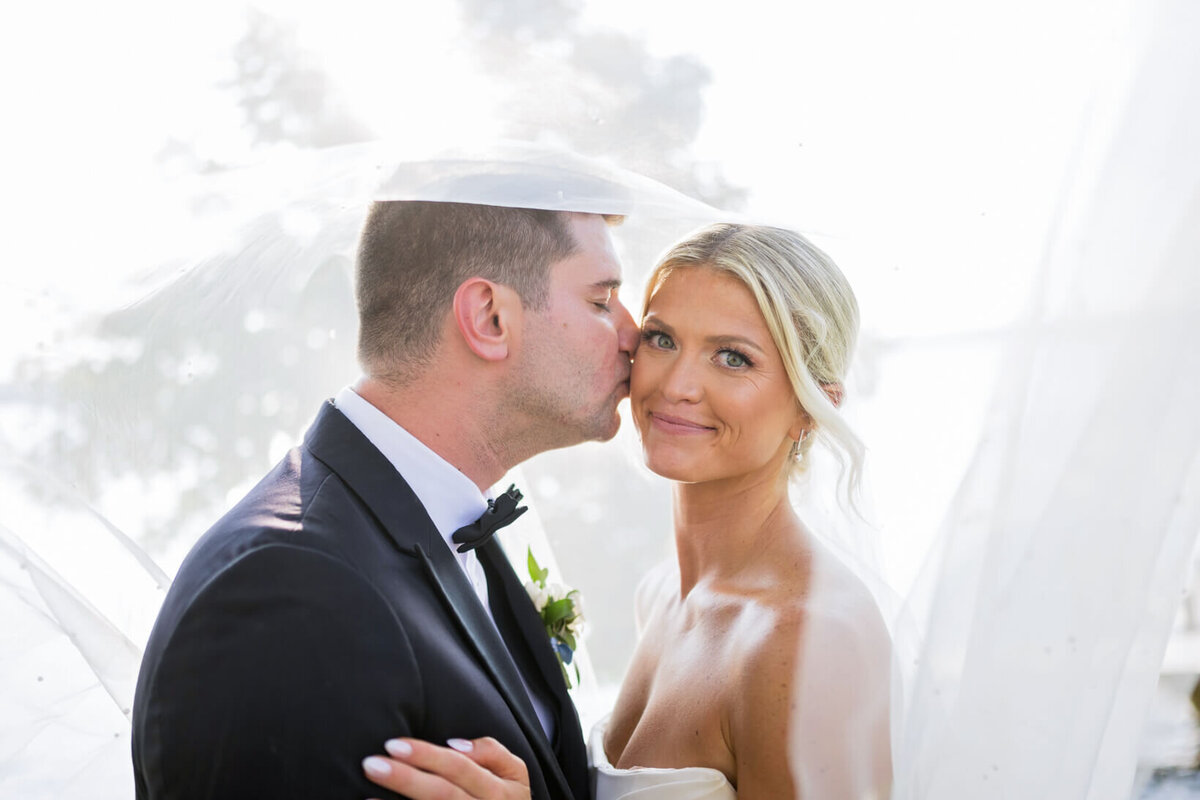 Wedding-at-The-Commodore-in-Hartland-WI-30