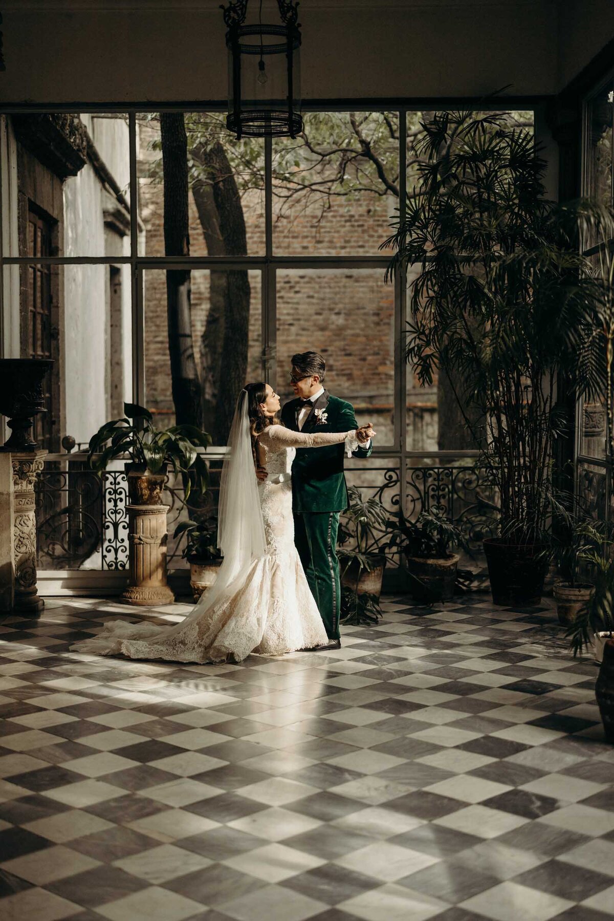 Mexico-City-Modern-Wedding-B-and-O-12