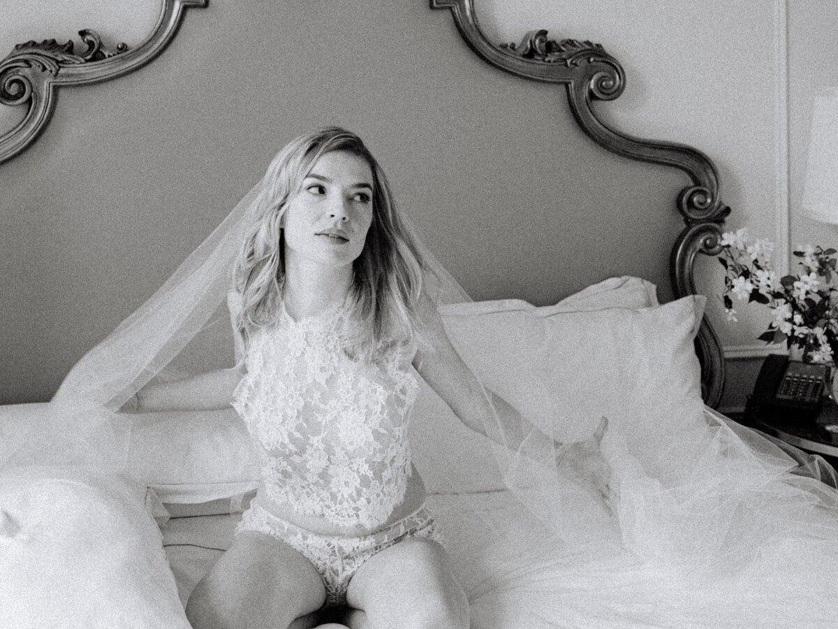 bridal boudoir portraits at the plaza-7