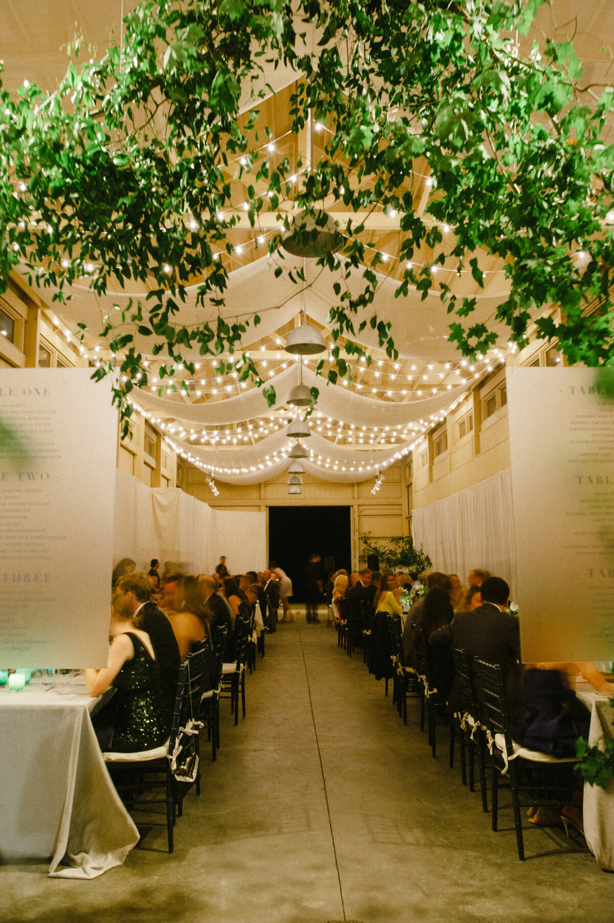 estate-wedding-barn-reception-modern-green