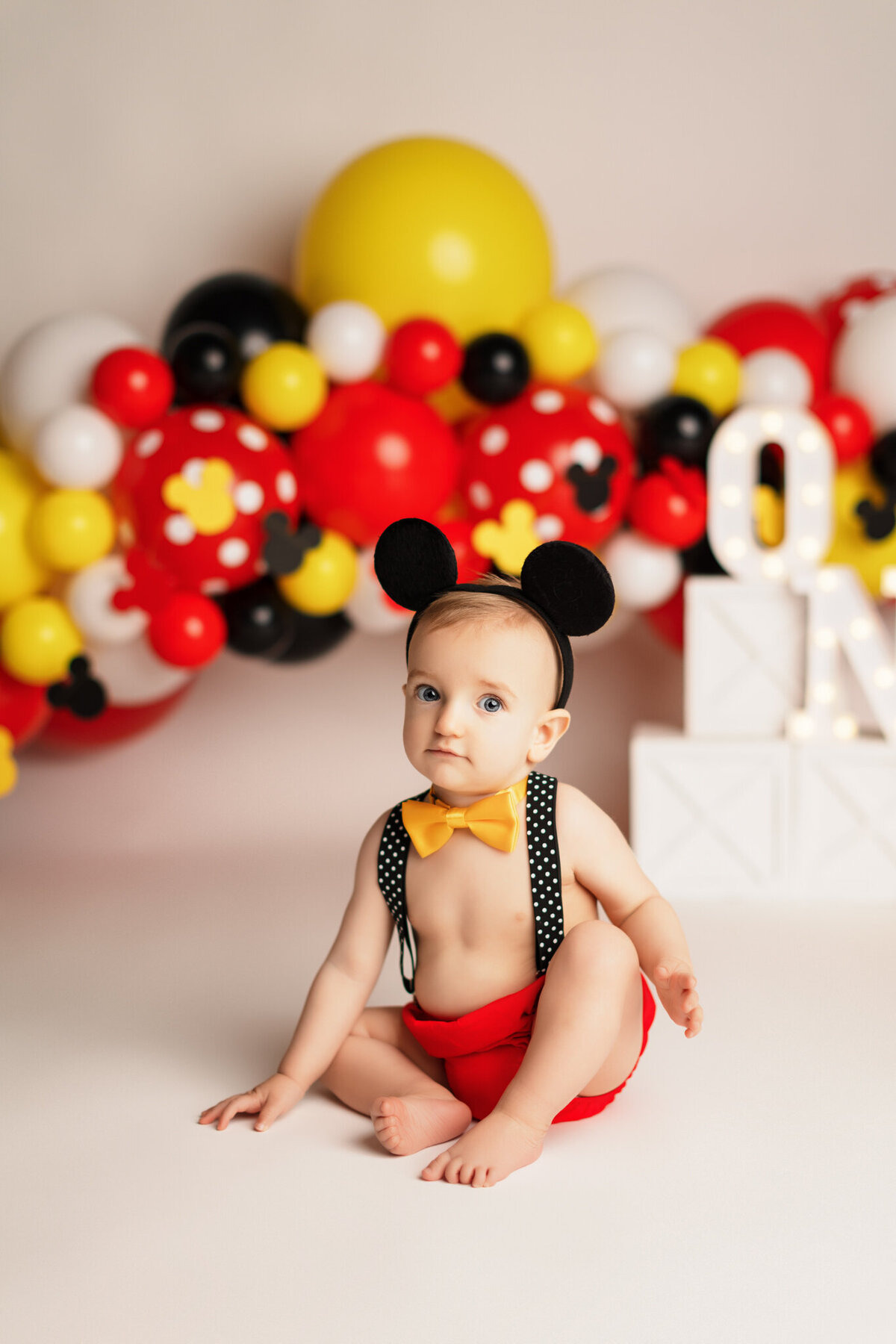 Best NW Arkansas cake smash photographer, cake smash photography near me, baby birthday photoshoot NW Arkansas