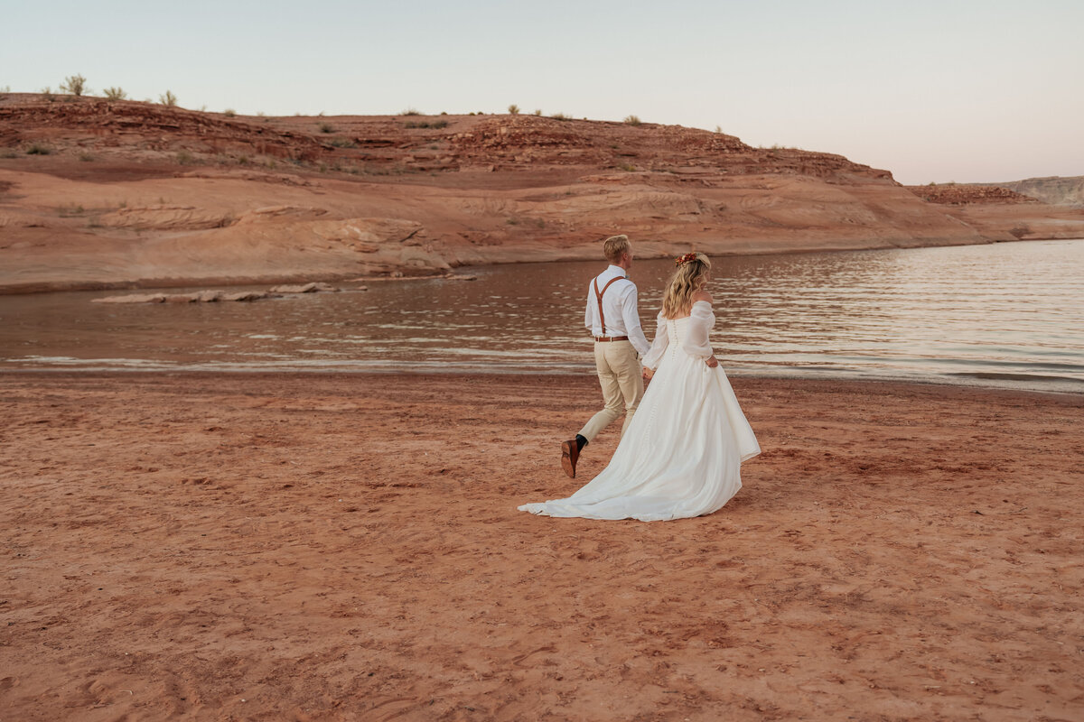 R + M _ Destination Wedding _ Lake Powell _ Utah-903