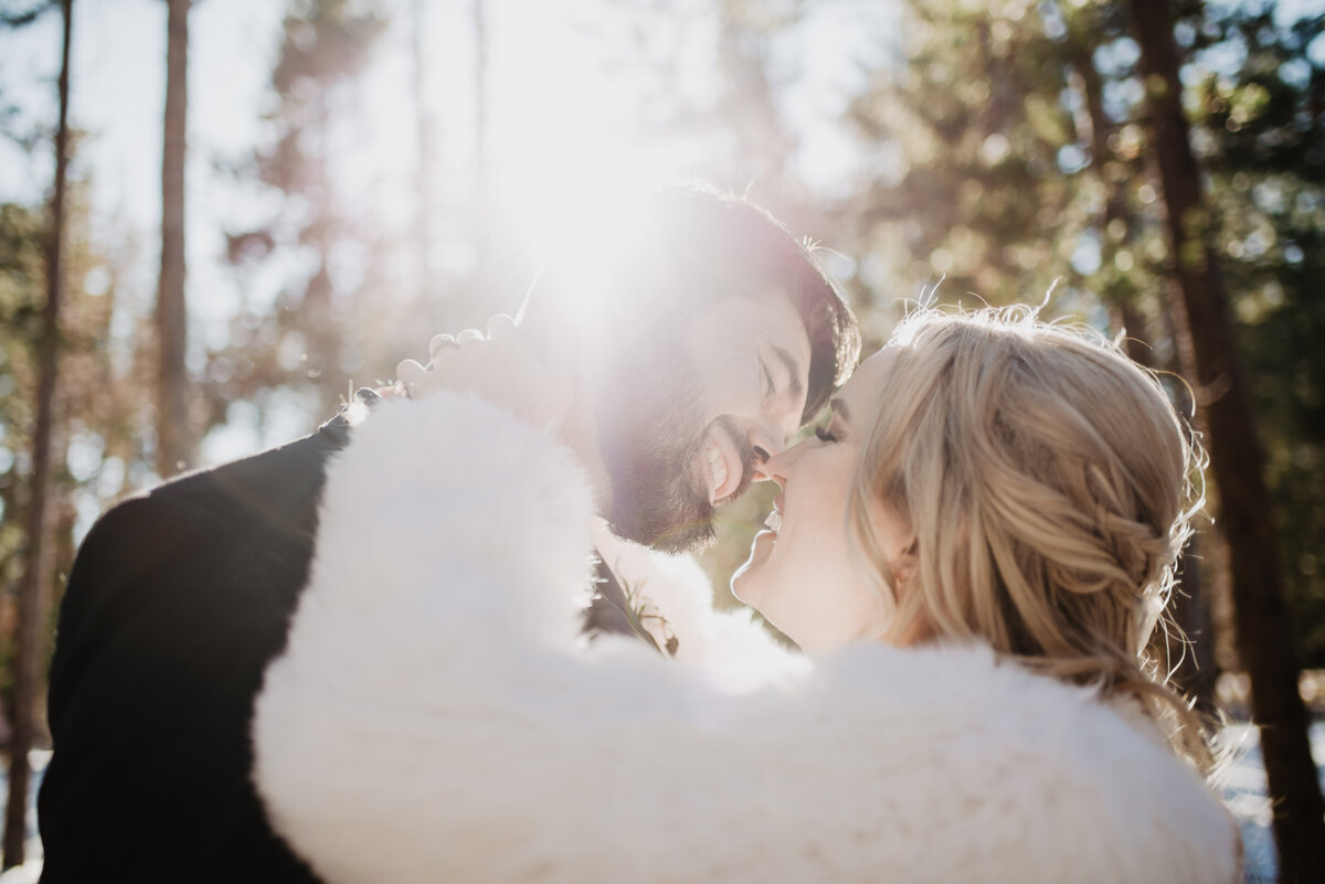 Jackson Hole Photographers capture bride and groom during golden hour