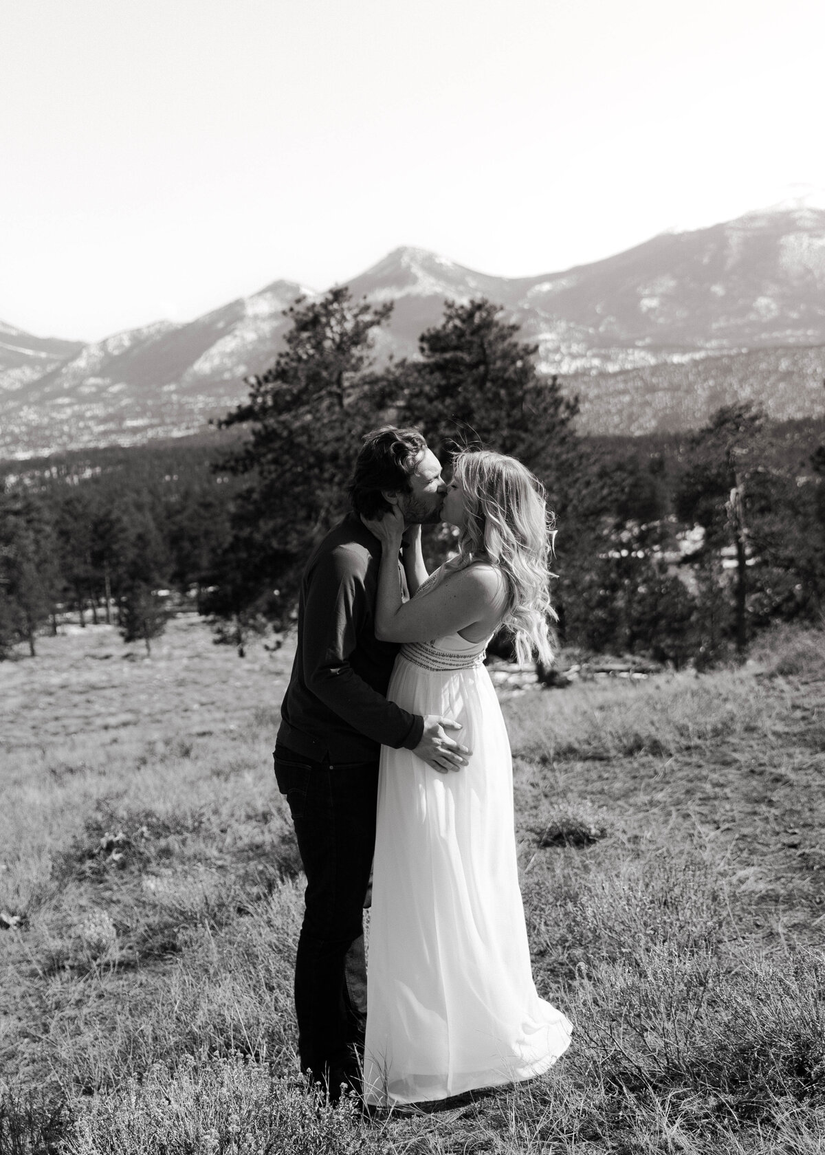 ashlynnshelbyphotograhpy_ 3m curve _ Rocky Mountain National Park Engagement Shoo-30