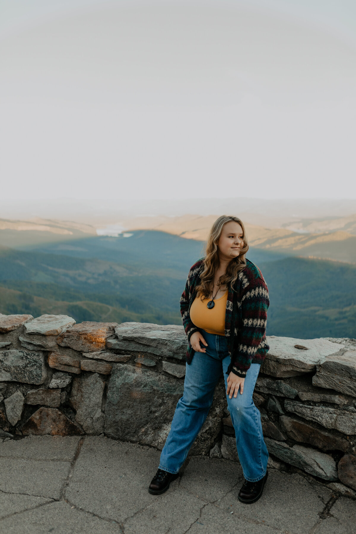 senior photos on mountain