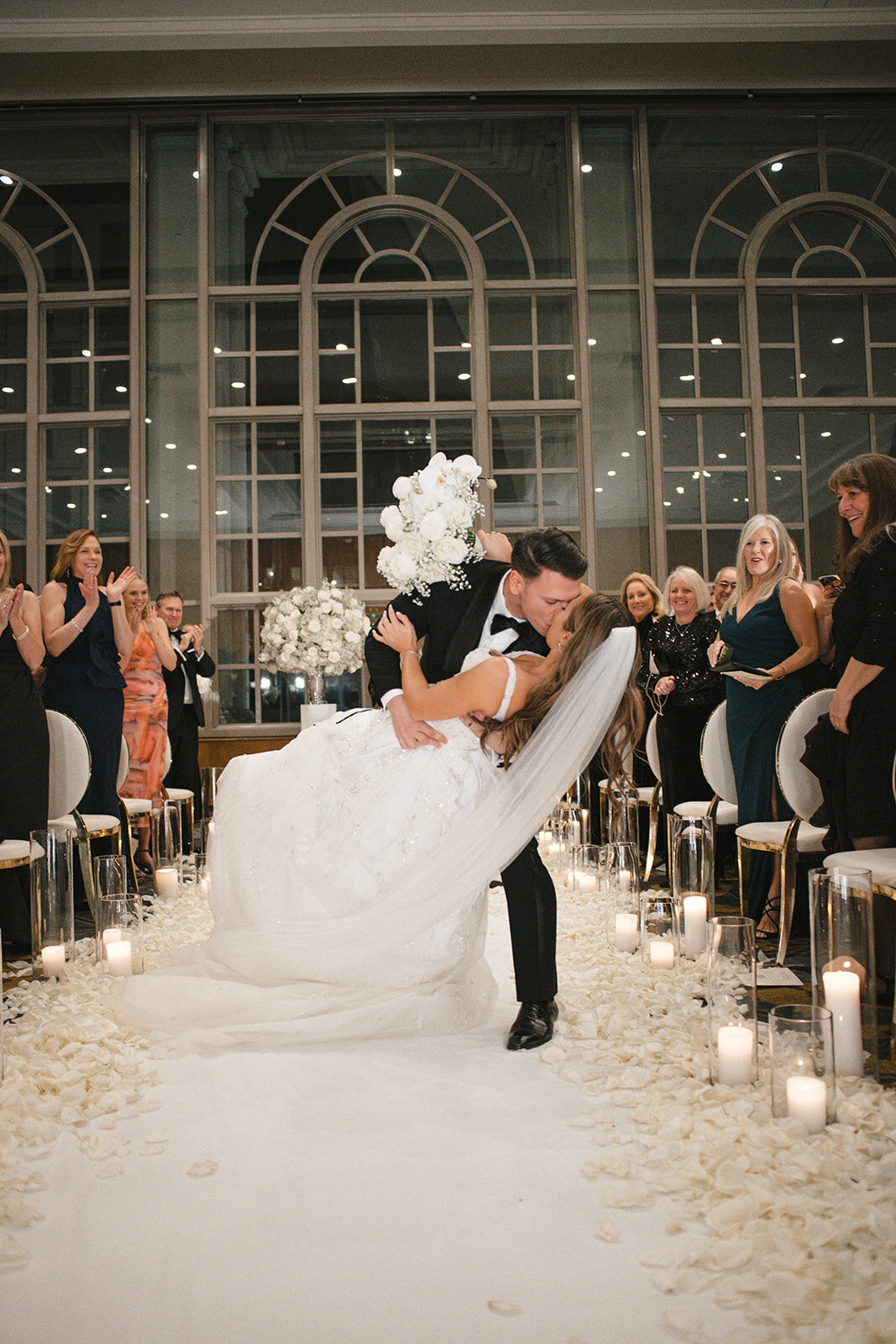 Grand-White-Wedding-Fairmont-Hotel-Flora-Nova-Design-Seattle-00057